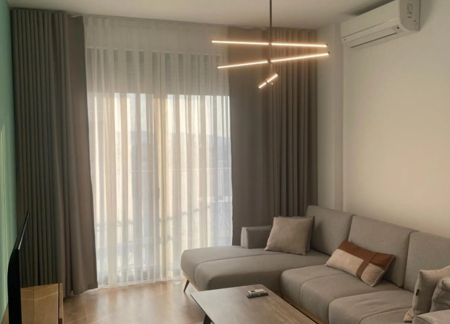 Elysium Apartment Tiran 0*,  Arnavutluk