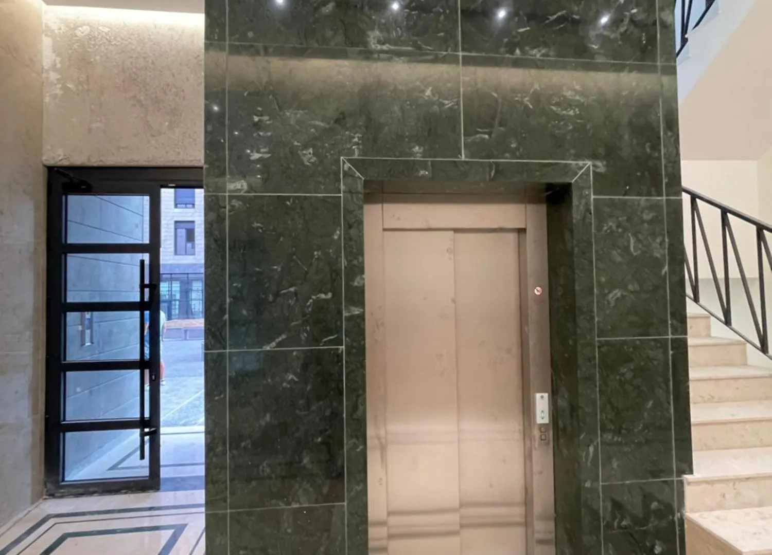 Elysium Apartment Tiran