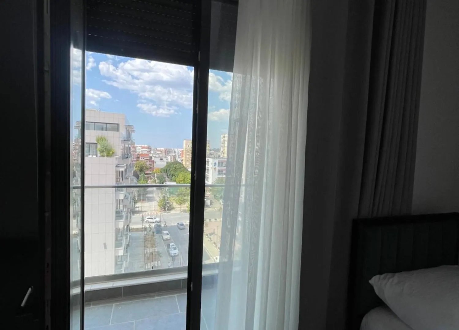 Elysium Apartment Tiran 0*,